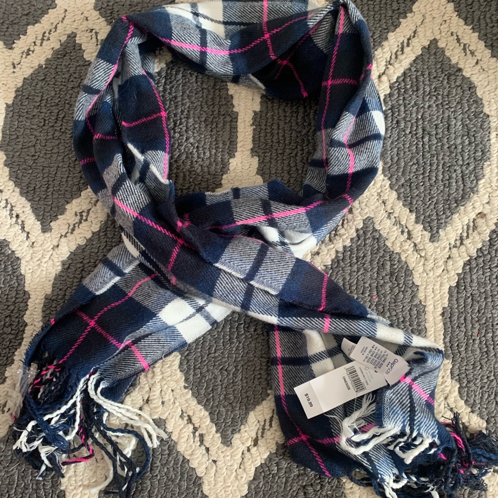 Gap scarf